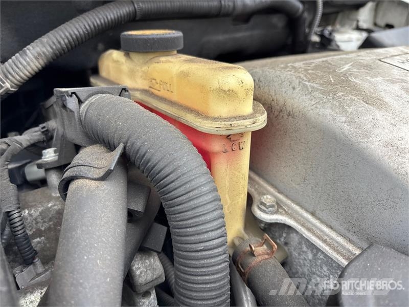 Toyota Prius Hybrid Automobile (Inoperable) Automašīnas