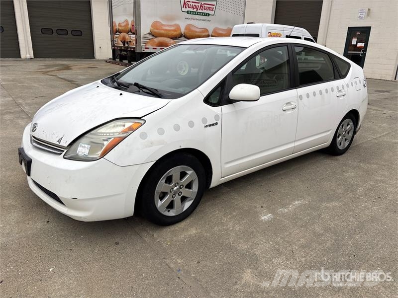 Toyota Prius Hybrid Automobile (Inoperable) Automašīnas