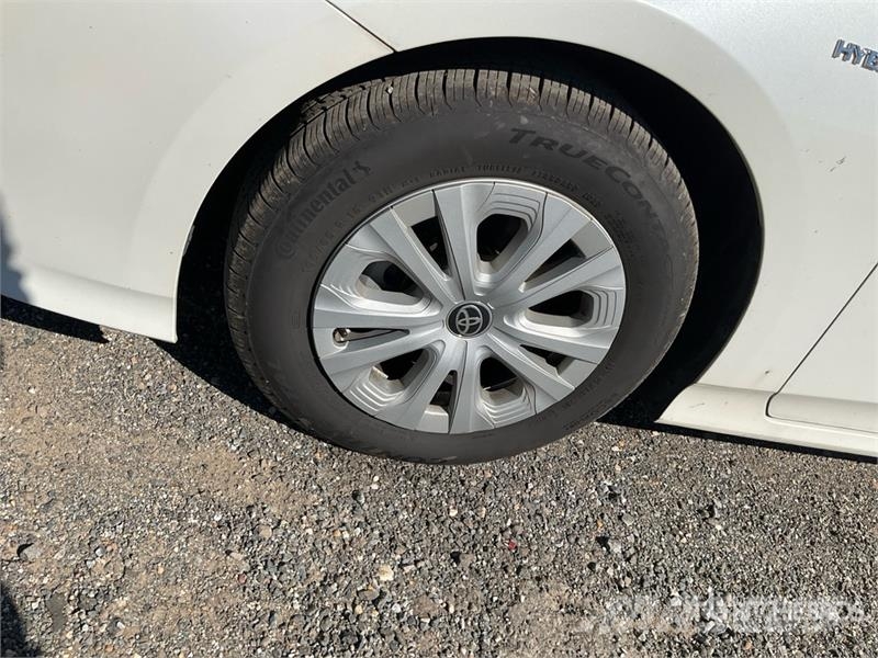 Toyota Prius Hybrid Automobile Automobili