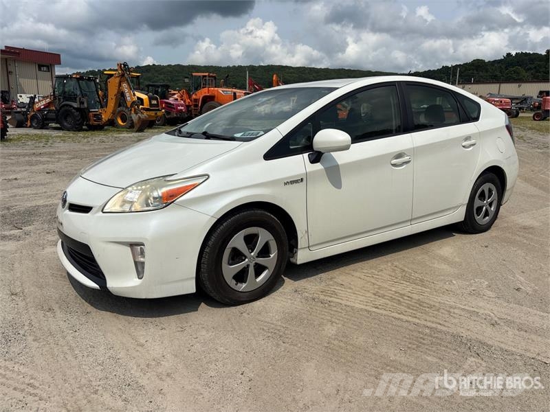 Toyota PRIUS Hybrid Automobile Avtomobili