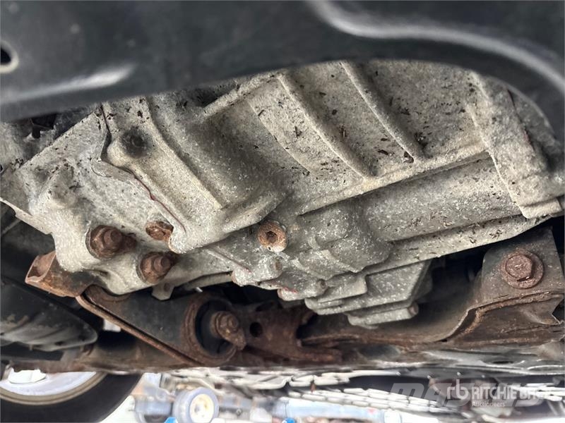 Toyota Prius Hybrid Automobile (Inoperable) Automašīnas
