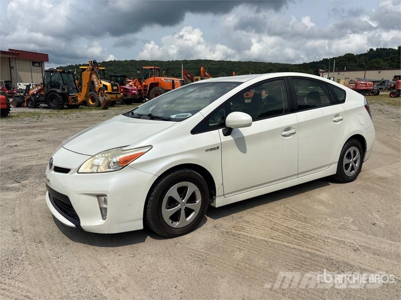 Toyota PRIUS Hybrid Automobile Avtomobili