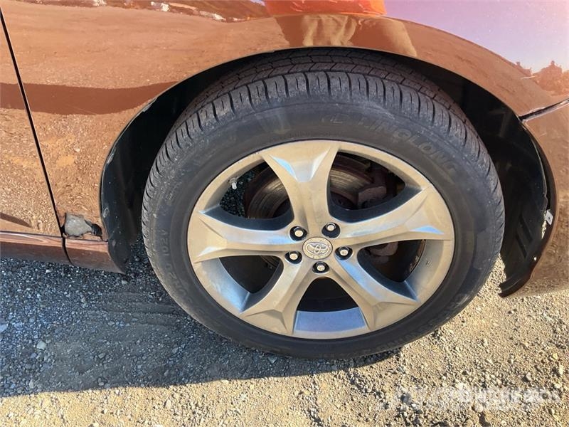 Toyota Venza AWD SUV Avtomobili