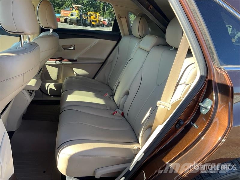 Toyota Venza AWD SUV Avtomobili