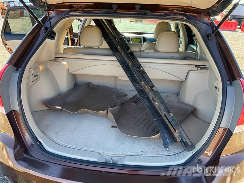Toyota Venza AWD SUV Avtomobili