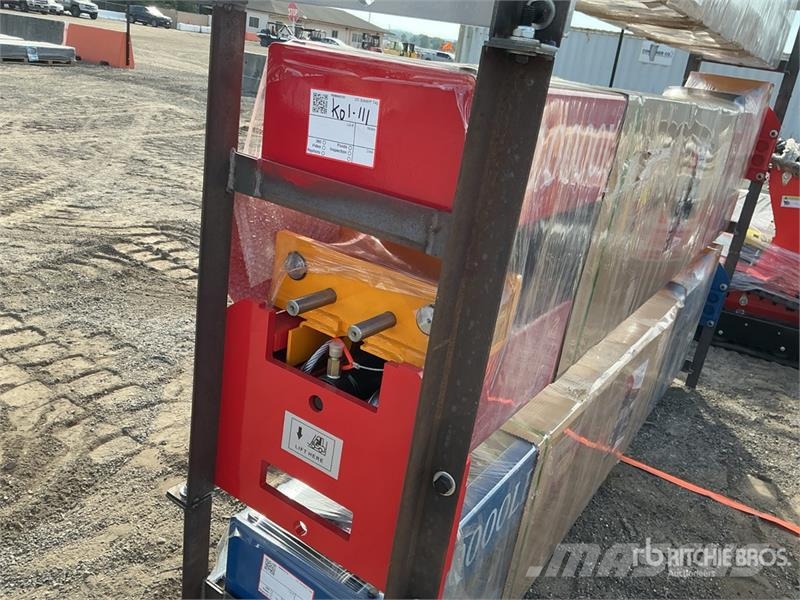 TPL-RED 2 Post 10000 lb Vehicle Lift (Unused) Građevinarstvo – ostalo