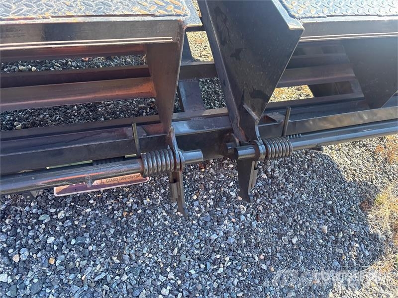 Trail Maxx MAX27-40 4400 lb 40 ft T/A Gooseneck Equipment Tra Remolques para transporte de vehículos
