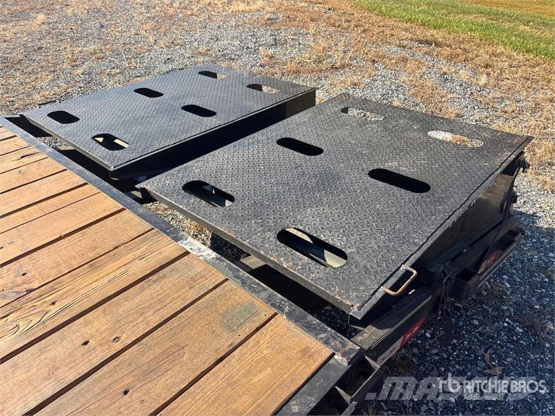 Trail Maxx MAX27-40 4400 lb 40 ft T/A Gooseneck Equipment Tra Remolques para transporte de vehículos