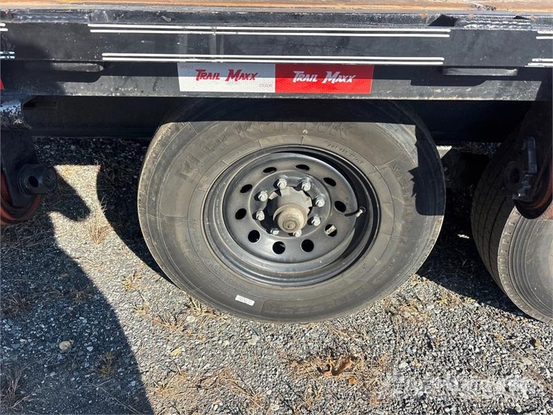 Trail Maxx MAX27-40 4400 lb 40 ft T/A Gooseneck Equipment Tra Remolques para transporte de vehículos