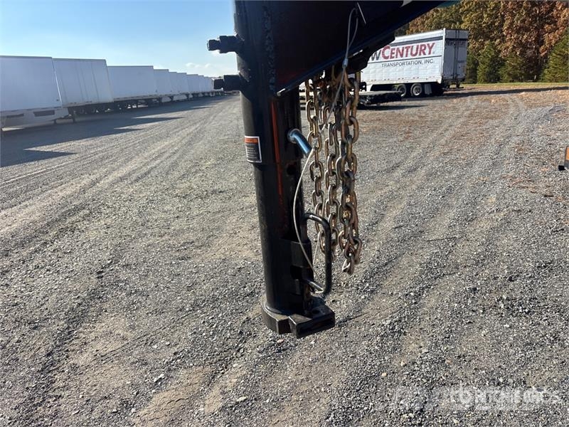 Trail Maxx MAX27-40 4400 lb 40 ft T/A Gooseneck Equipment Tra Remolques para transporte de vehículos
