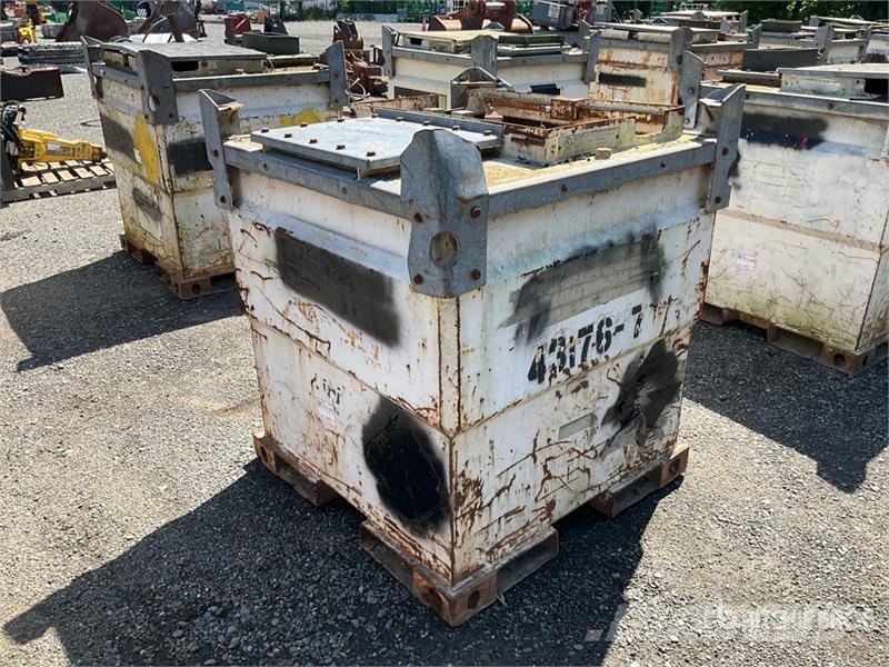 Transcube 250 gal Fuel Tank Nádrže na palivo a aditiva