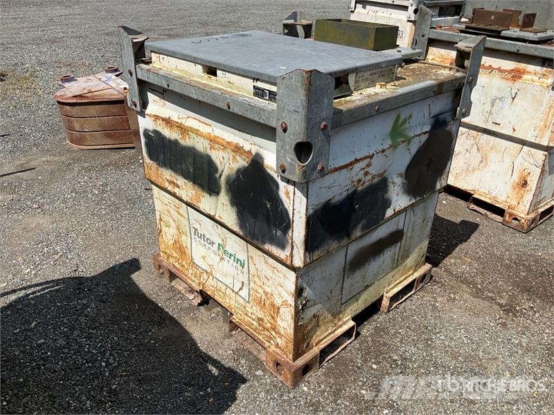 Transcube 250 gal Fuel Tank Nádrže na palivo a aditiva