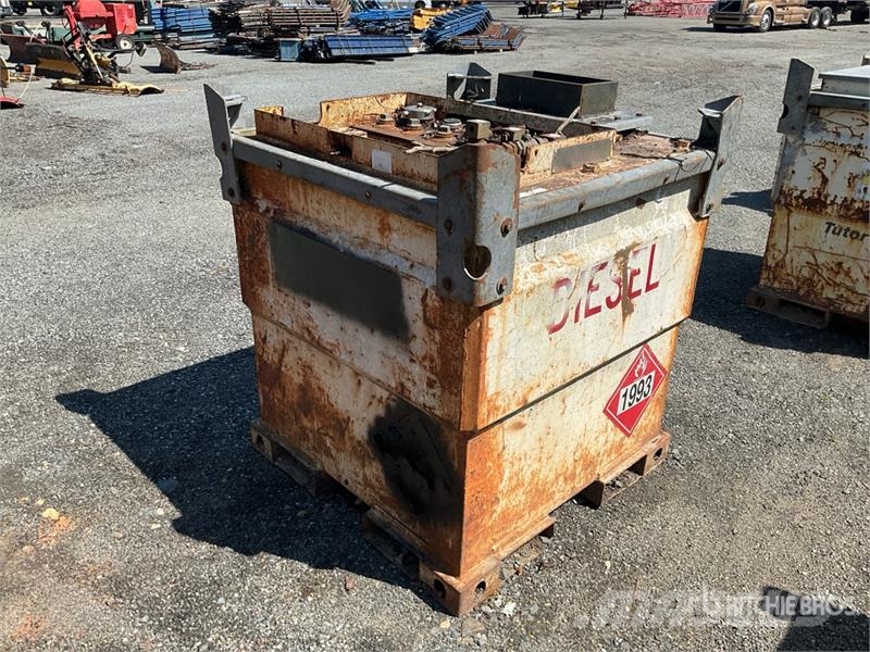 Transcube 250 gal Fuel Tank Nádrže na palivo a aditiva