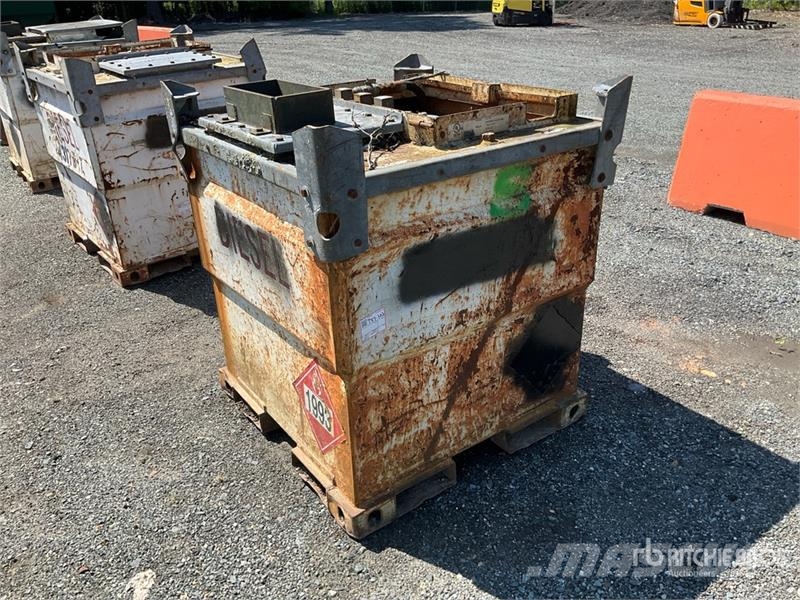 Transcube 250 gal Fuel Tank Nádrže na palivo a aditiva