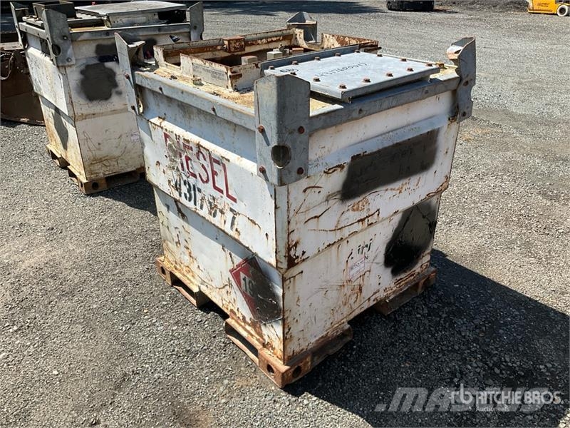 Transcube 250 gal Fuel Tank Nádrže na palivo a aditiva