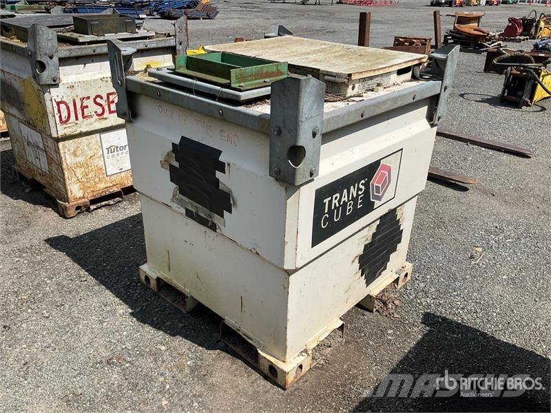 Transcube 250 gal Fuel Tank Nádrže na palivo a aditiva