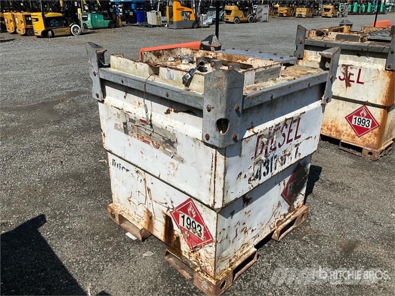 Transcube 250 gal Fuel Tank Nádrže na palivo a aditiva