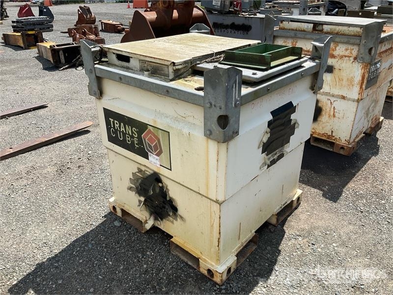 Transcube 250 gal Fuel Tank Nádrže na palivo a aditiva