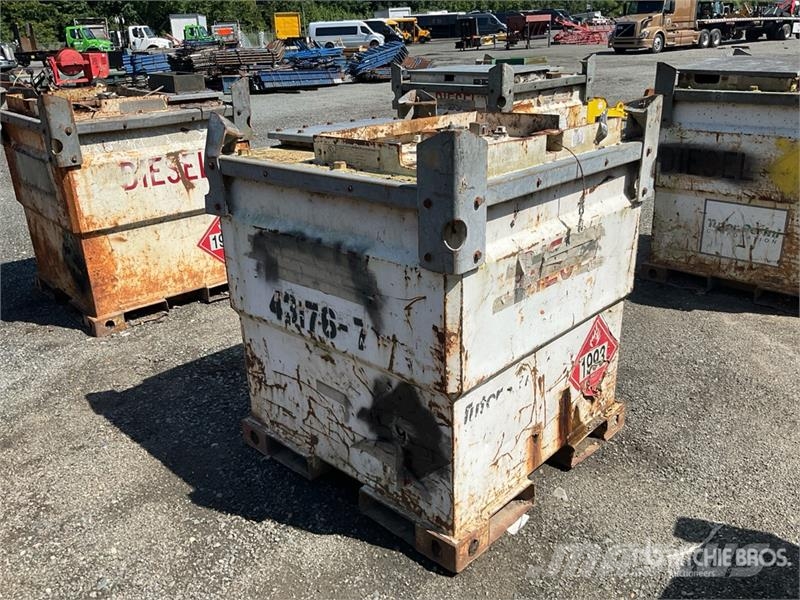 Transcube 250 gal Fuel Tank Nádrže na palivo a aditiva