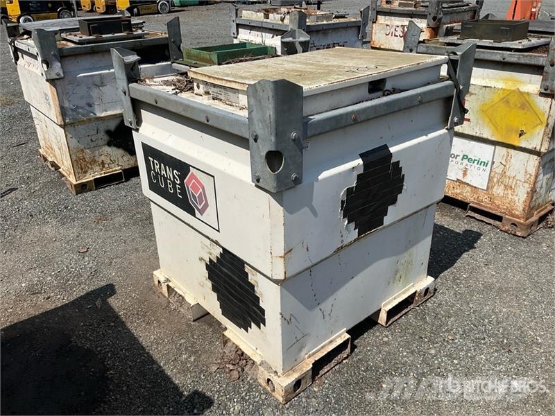Transcube 250 gal Fuel Tank Nádrže na palivo a aditiva