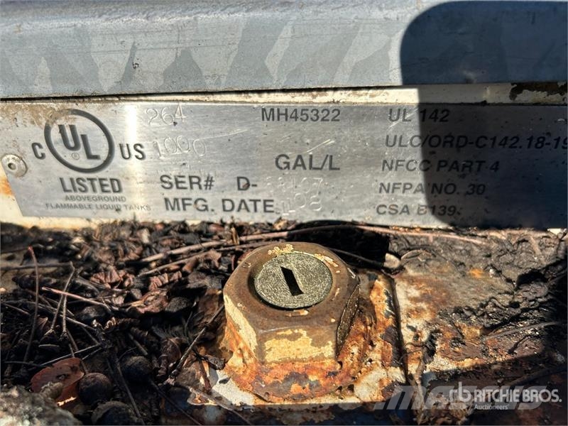 Transcube 250 gal Skid Mounted Steel Diesel Fuel Tank Nádrže na palivo a aditiva
