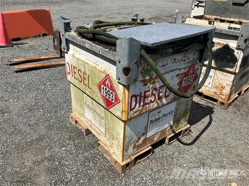Transcube 250 gal Skid Mounted Steel Diesel Fuel Tank Nádrže na palivo a aditiva