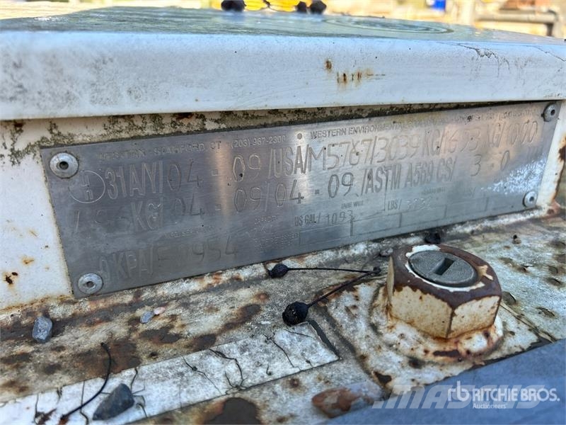 Transcube 264 gal Skid Mounted Diesel Fuel Tank Nádrže na palivo a aditiva