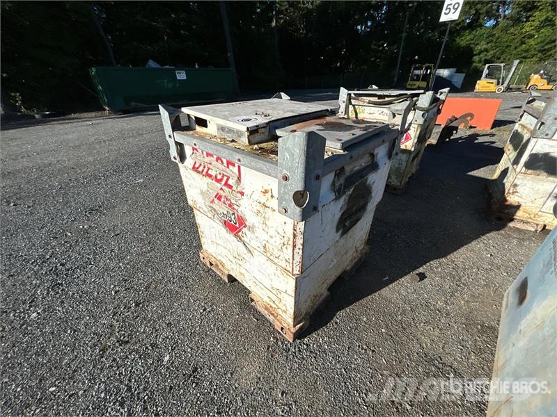 Transcube 264 gal Skid Mounted Diesel Fuel Tank Nádrže na palivo a aditiva