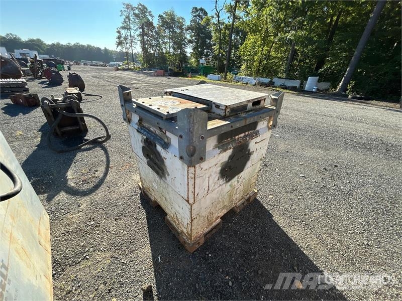 Transcube 264 gal Skid Mounted Diesel Fuel Tank Nádrže na palivo a aditiva