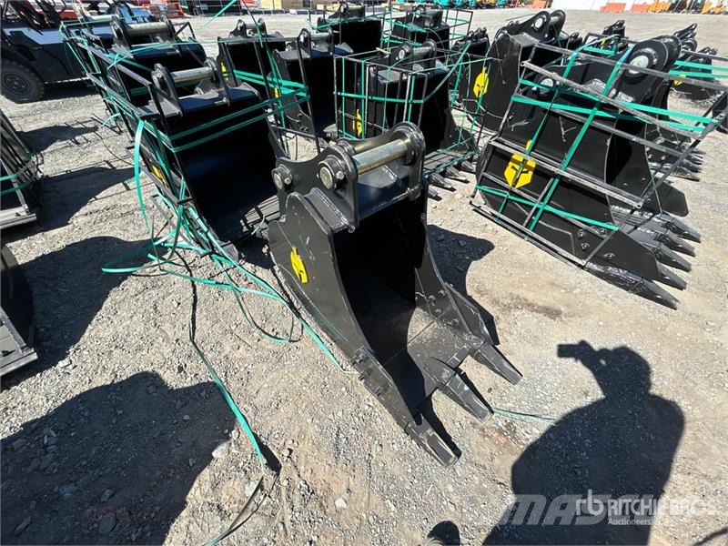 Trojan 120CL 24 in Digging Excavator Bucket - Fits 65mm C Buckets