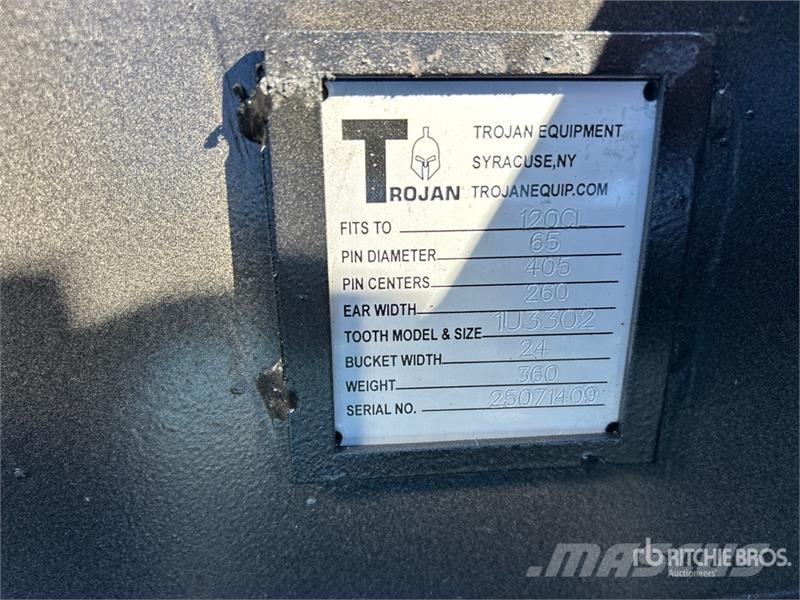 Trojan 120CL 24 in Digging Excavator Bucket - Fits 65mm C Buckets