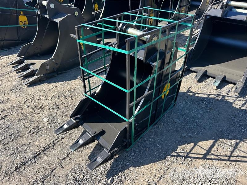Trojan 120CL 24 in Digging Excavator Bucket - Fits 65mm C Buckets