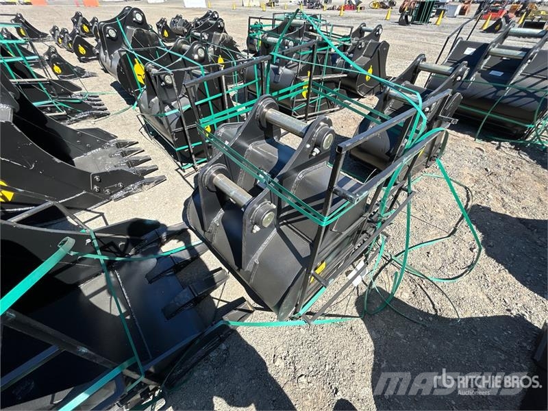 Trojan 120CL 36 in Digging Excavator Bucket - Fits 65mm C Buckets