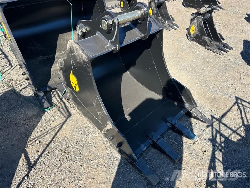 Trojan 120CL 36 in Digging Excavator Bucket - Fits 65mm C Buckets