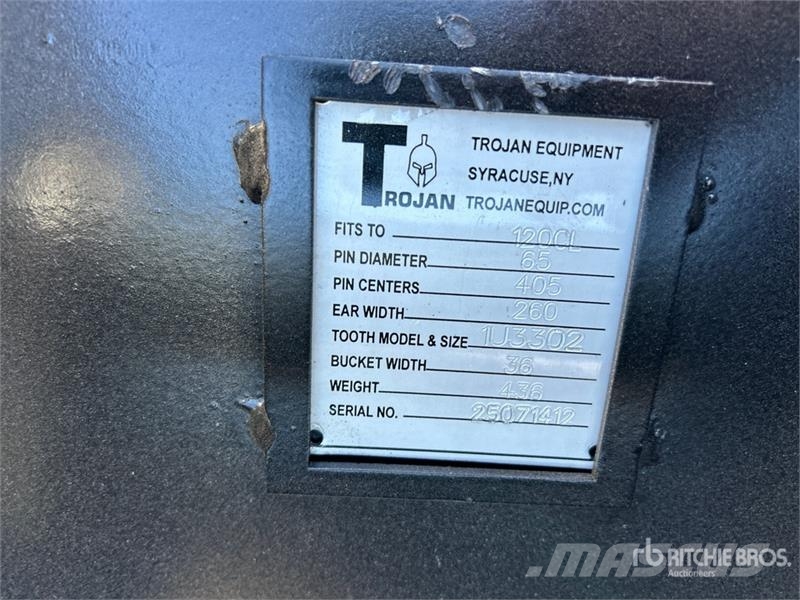 Trojan 120CL 36 in Digging Excavator Bucket - Fits 65mm C Buckets