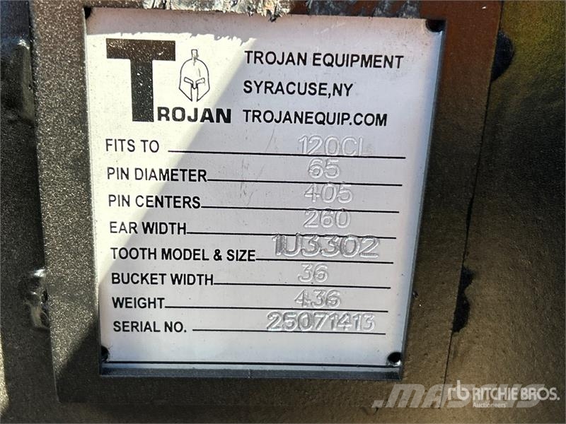 Trojan 120CL 36 in Digging Excavator Bucket - Fits 65mm C Buckets