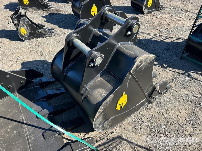Trojan 120CL 36 in Digging Excavator Bucket - Fits 65mm C Buckets