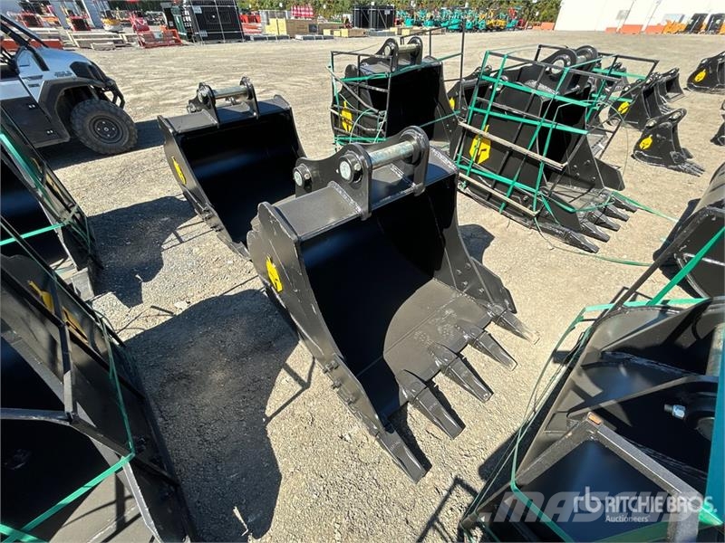 Trojan 120CL 42 in Digging Excavator Bucket - Fits 65mm C Buckets