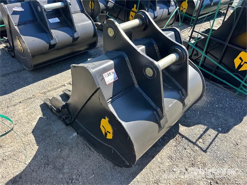 Trojan 120CL 42 in Digging Excavator Bucket - Fits 65mm C Buckets