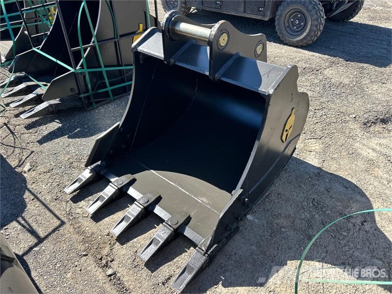 Trojan 120CL 42 in Digging Excavator Bucket - Fits 65mm C Buckets