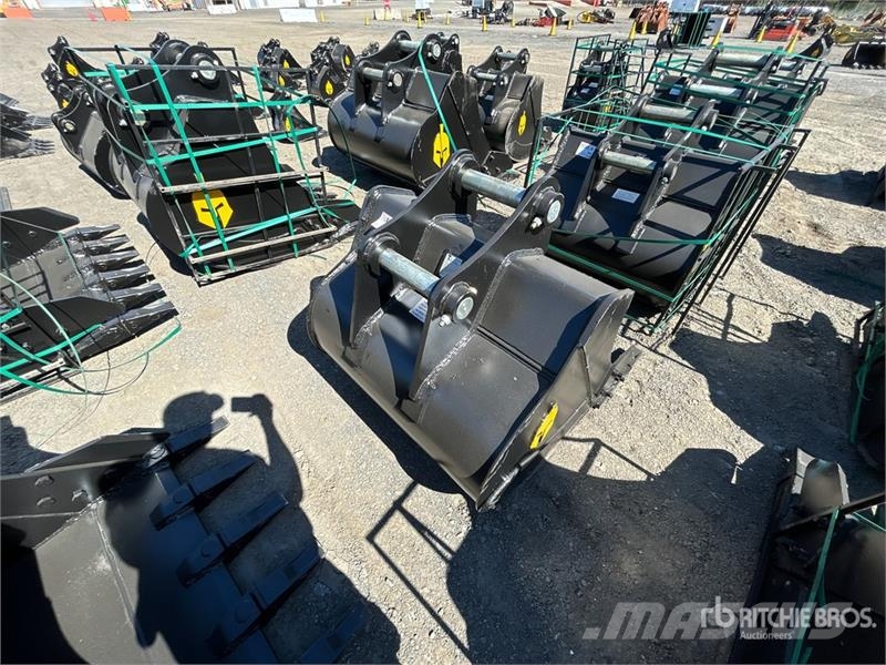 Trojan 120CL 42 in Digging Excavator Bucket - Fits 65mm C Buckets