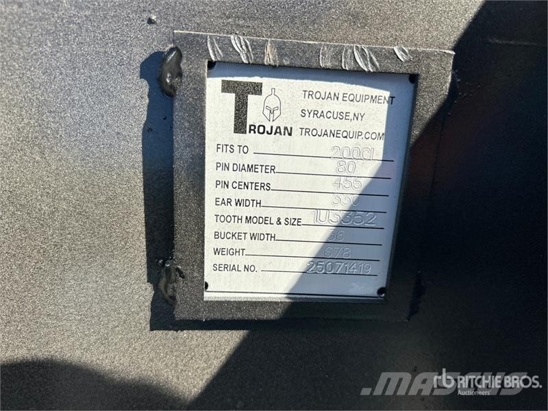 Trojan 200CL 36 in Digging Excavator Bucket - Fits 80mm C Buckets