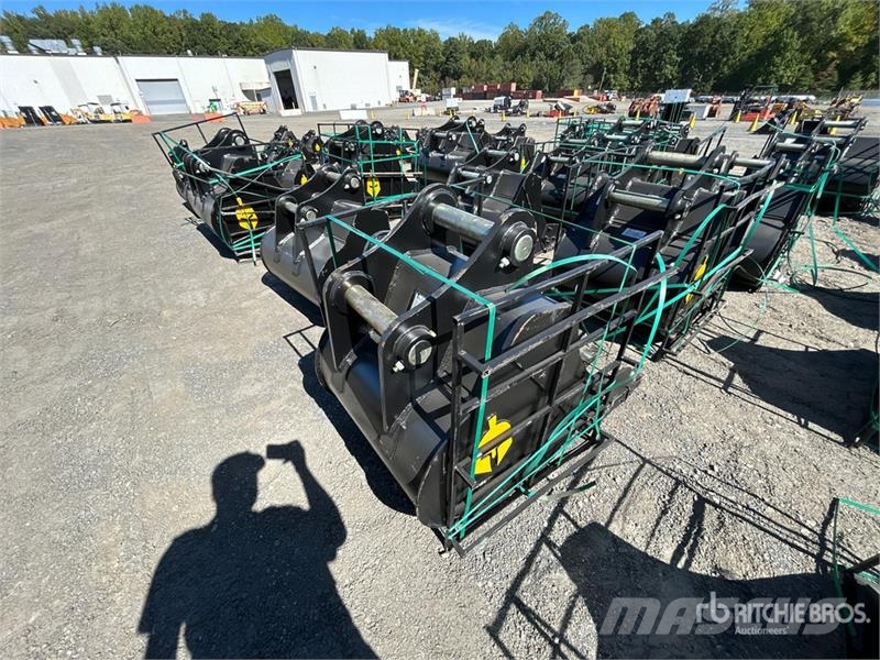 Trojan 200CL 36 in Digging Excavator Bucket - Fits 80mm C Buckets