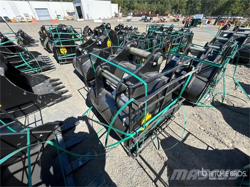 Trojan 200CL 36 in Digging Excavator Bucket - Fits 80mm C Buckets