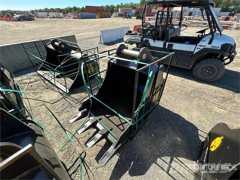 Trojan 200CL 36 in Digging Excavator Bucket - Fits 80mm C Buckets