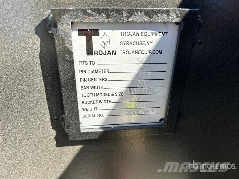 Trojan 200CL 36 in Digging Excavator Bucket - Fits 80mm C Buckets