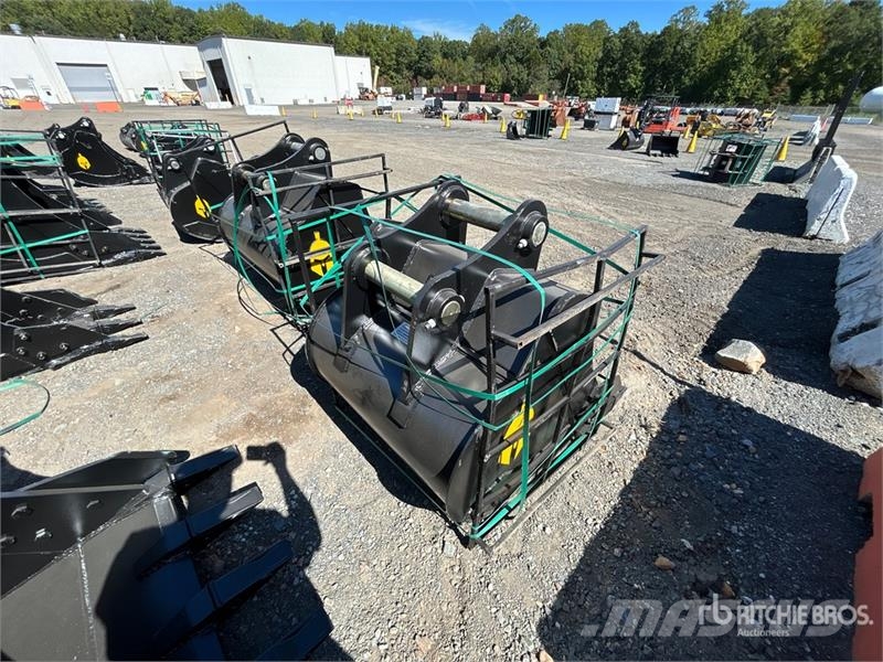 Trojan 200CL 42 in Digging Excavator Bucket - Fits 80mm C Buckets