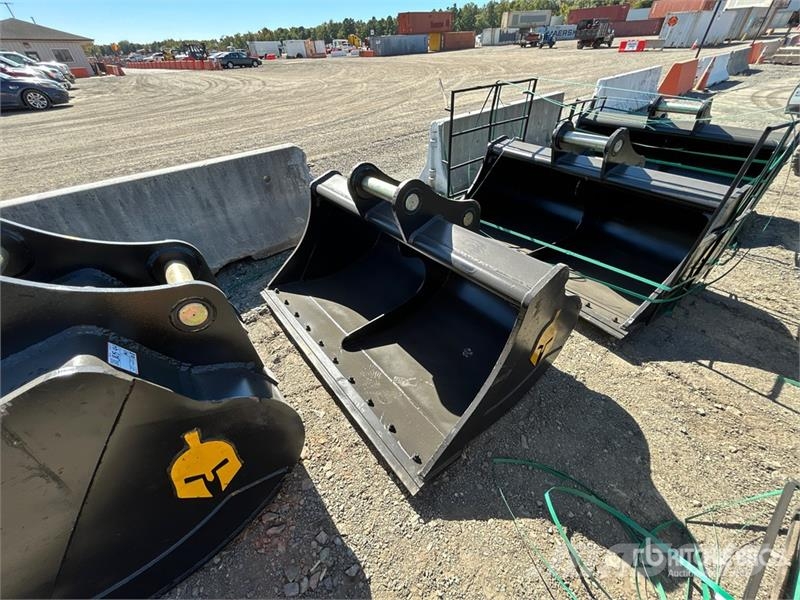 Trojan 200CL 72 in Cleanup Excavator Bucket - Fits 80mm C Buckets