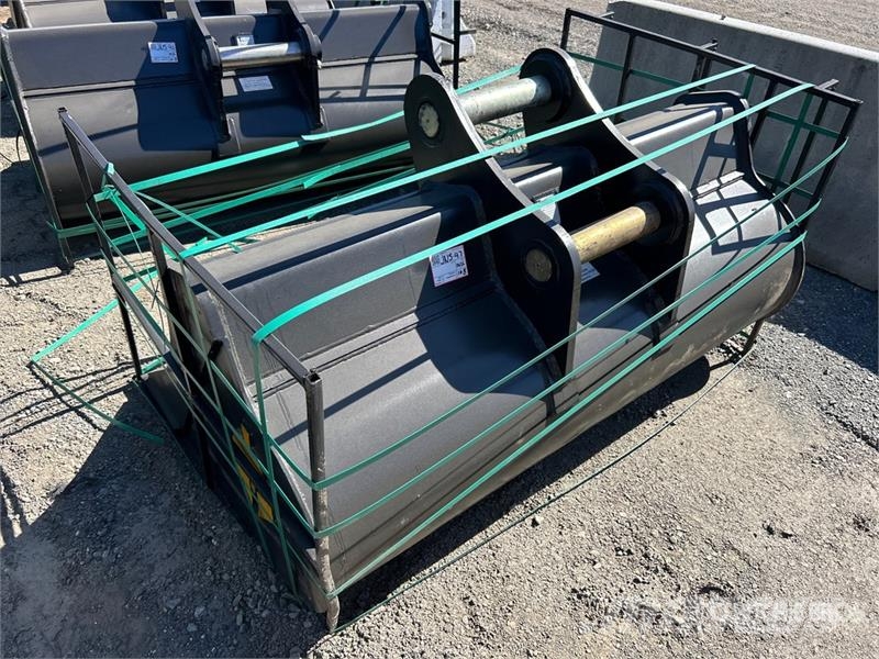 Trojan 200CL 72 in Cleanup Excavator Bucket - Fits 80mm C Buckets