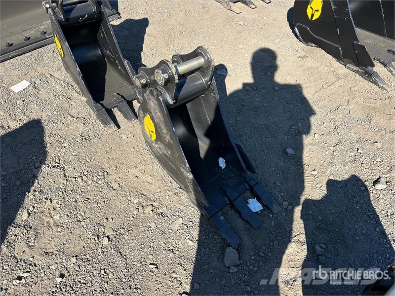 Trojan 35CL 12 in Digging Excavator Bucket - Fits 40mm Ca Buckets